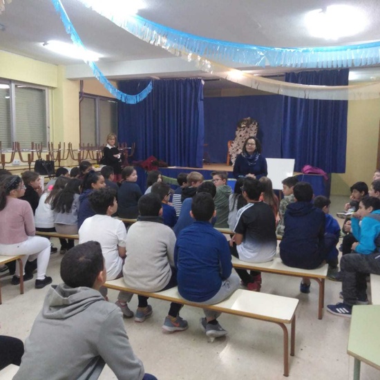 Día del libro con escritores imágenes 3