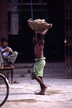 Porteador de material de construcción, Calcuta, India