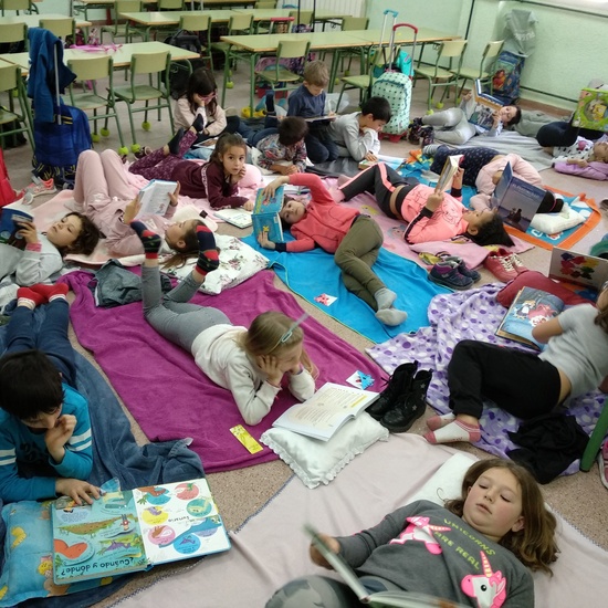 Reading Day 2nd grade 18