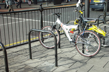 Zona de estacionamiento de bibicletas