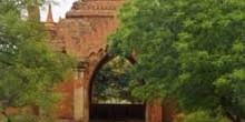 Puerta de entrada a una pagoda, Myanmar
