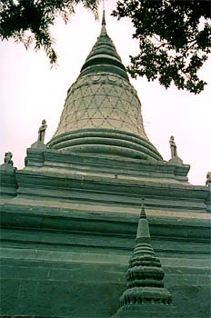 Detalle de cúpula en templo budista, Phnom Penh, Camboya