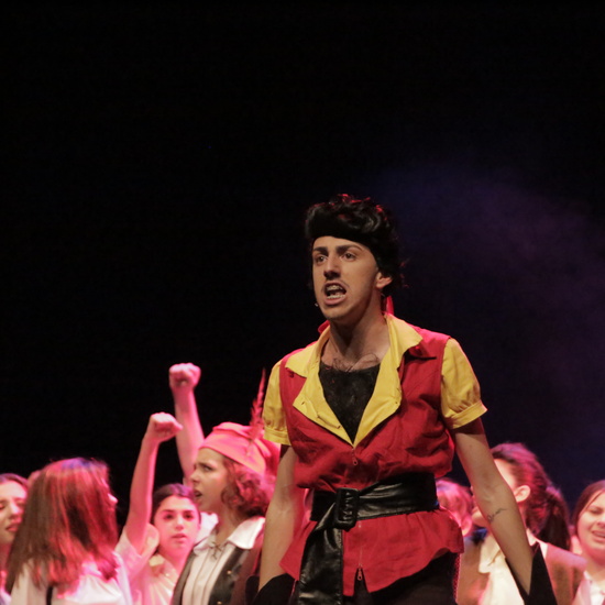 La Bella y la Bestia - Musical del Grupo de Teatro del IES Nicolás Copérnico 13