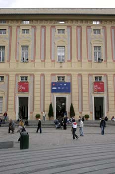 Entrada lateral del Palacio Ducal, Génova