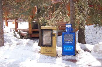 Máquina expendedora de periódicos, Baker Creek Chalets, Parque N