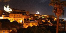 Alfama de noche desde el mirador de Santa Luzia, Lisboa, Portuga
