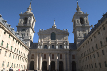 Monasterio de El Escorial, San Lorenzo de El Escorial, Comunidad