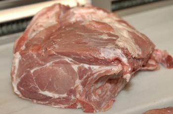 Pieza de carne cruda