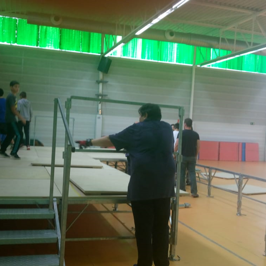 2018_056_14_Montando el Escenario para la Gaduación_CEIP FDLR_2017-2018 8