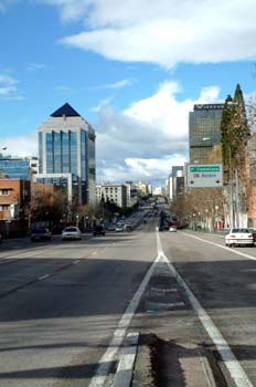 Calle de Raimundo Fernández Villaverde, Madrid