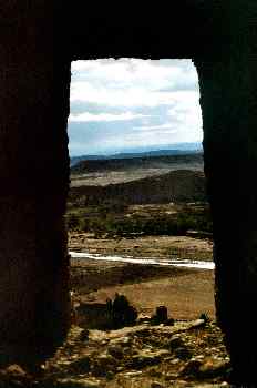 Vista de un oasis a través de la ventana de la Kasbah, Ait Benha