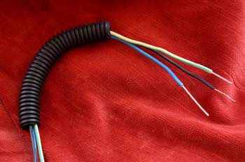 Tubo flexible para cables