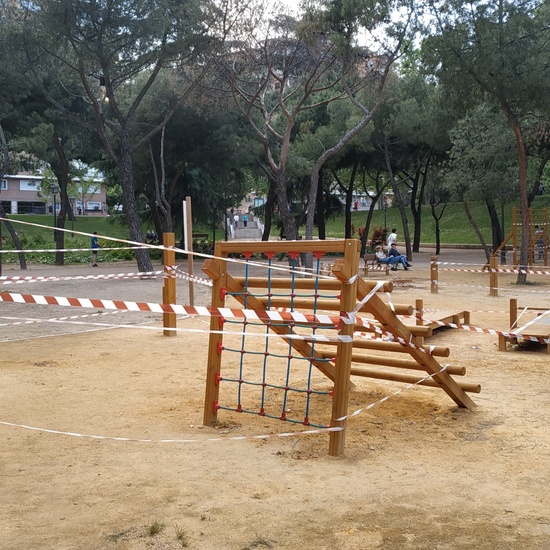 La pandemia en los parques infantiles 14