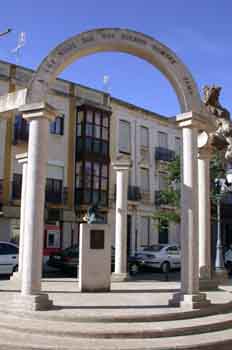 Monumento al Marqués de Santillana, Carrión de los Condes, Palen