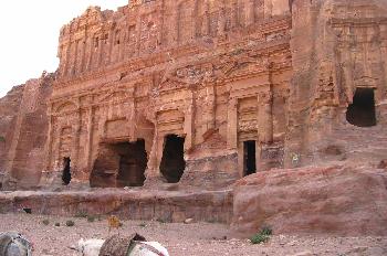 Templo labrado en las rocas, Petra, Jordania