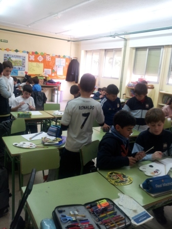 2017_04_04_Quinto make easter eggs 14