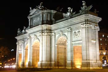 Puerta de Alcalá, Madrid
