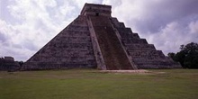 Cara oeste de El Castillo, Chichén Itzá, México