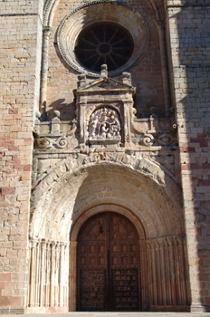 Puerta principal de la Catedral de Sigüenza, Guadalajara, Castil