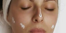Limpieza facial: aplicación producto desmaquillante