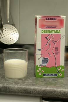 Tetrabrik de leche desnatada