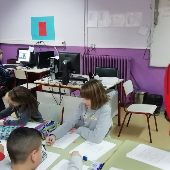 Talleres de chapas con iconos olímpicos, viseras y papiroflexia. 21