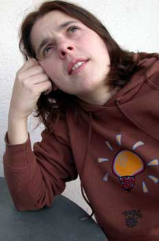 Persona (mujer) pensando