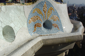 Detalle banco serpenteante, Parque Güell, Barcelona