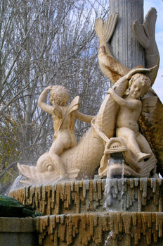 Detalle de la fuente de los Galápagos, Parque del Retiro, Madrid