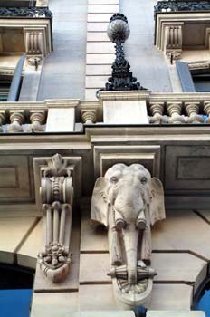 Fachada del Banco Español de Crédito en calle Alcalá, Madrid