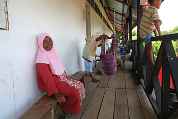 Barracones campo de refugiados de Melaboh, Sumatra, Indonesia