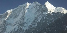 Acercamiento al Thamserku, visto desde Tengboche