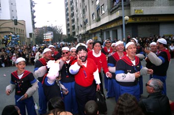Murga amenizando el desfile - Badajoz