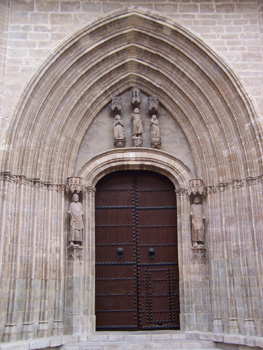 Fachada gótica, San Pedro de los Francos