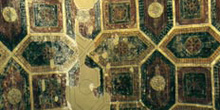 Pintura de la arquería mural del ábside de San Julián de los Pra