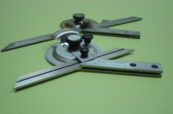 Verificación de angulos. Varios modelos de Goniometro.