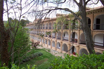 Vista lateral del Monasterio de Piedra, Nuévalos, Zaragoza
