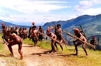 Presentación de los hombres, Irian Jaya, Indonesia