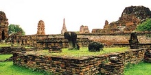 Plataforma en zona de templos, Ayutthaya, Tailandia