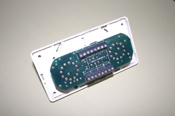 Mando selector y control de volumen. Detalle de conexiones.