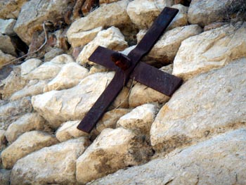 Grapa de sujeción de muro