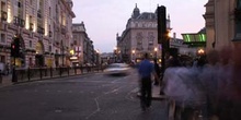 Picadilly Circus anocheciendo, Londres
