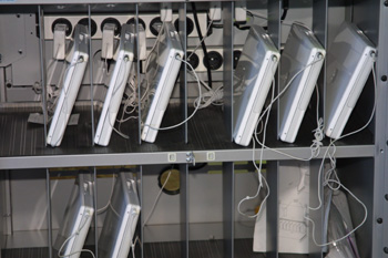 Ordenadores portátiles recargando