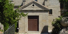 Puerta de iglesia en Zarzalejo