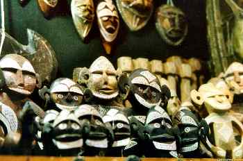 Máscaras de madera en miniatura, Marruecos