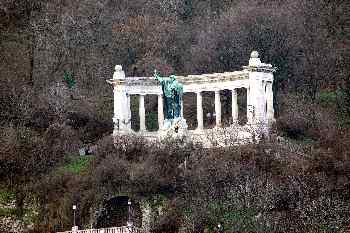 Estatua de San Gerardo, Colina Gellert, Hungría, Budapest