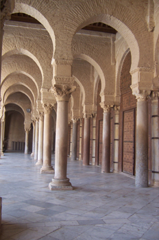 Arcos de la Gran Mezquita, Kairouan, Túnez