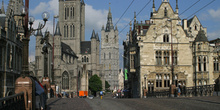 Vista  monumental de Gante desde el Puente de San Miguel, Bélgic