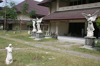 Entrada a Facultad Bellas Artes, Jogyakarta, Indonesia