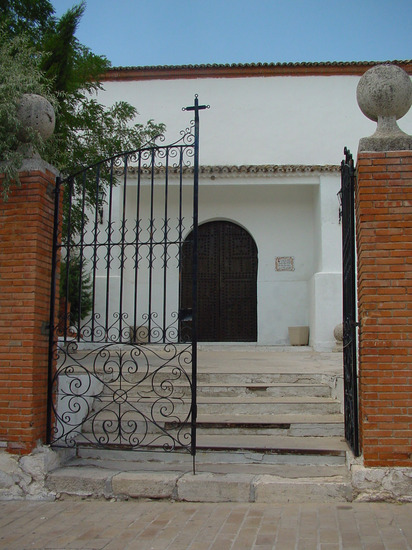 Fachada de casa en Estremera